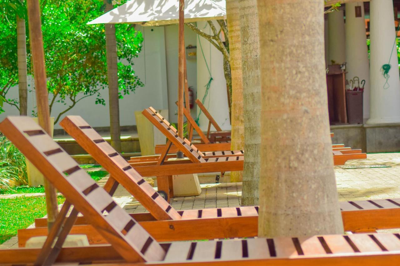 Hotel Tamarind Tree Тиссамахарама Экстерьер фото