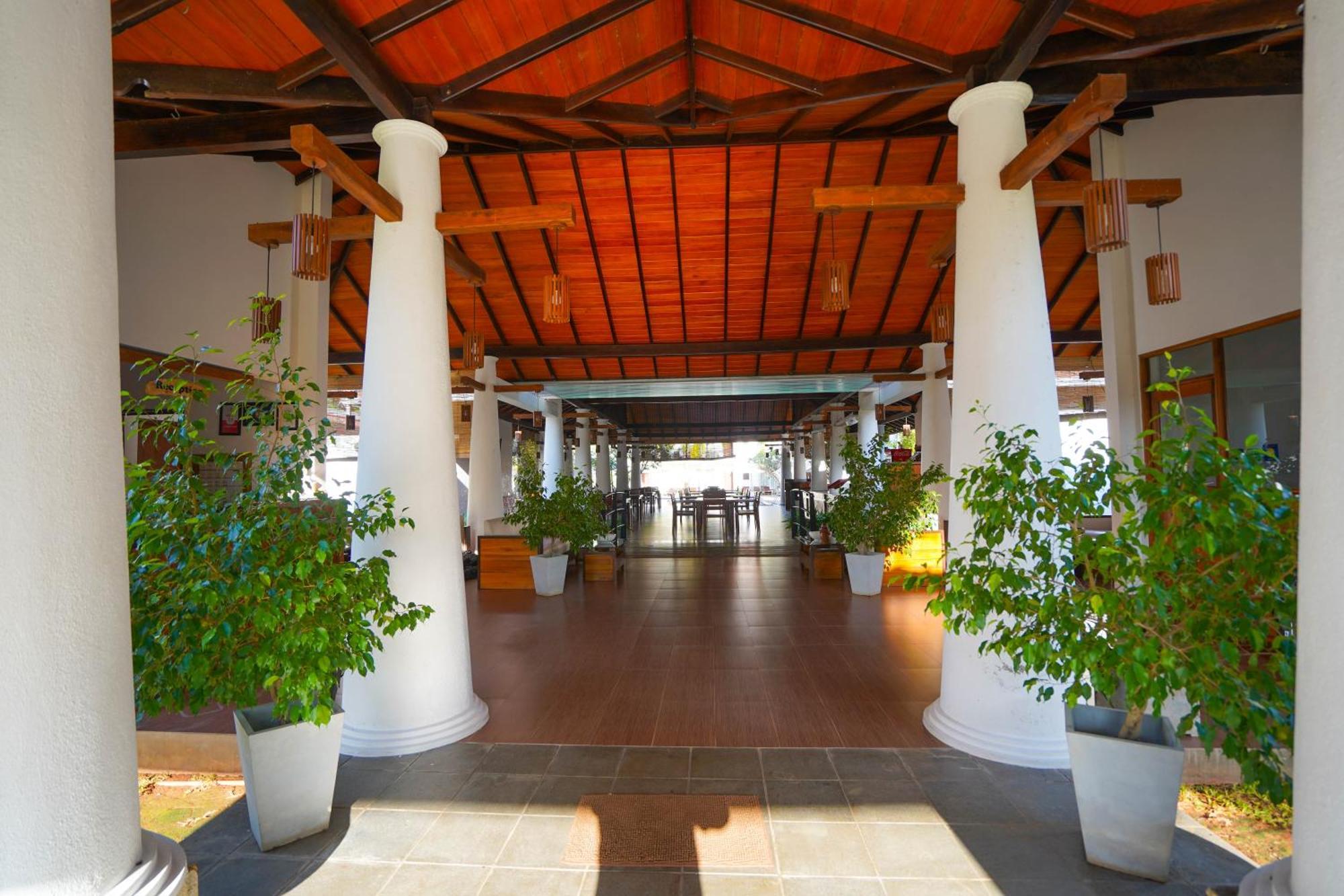 Hotel Tamarind Tree Тиссамахарама Экстерьер фото