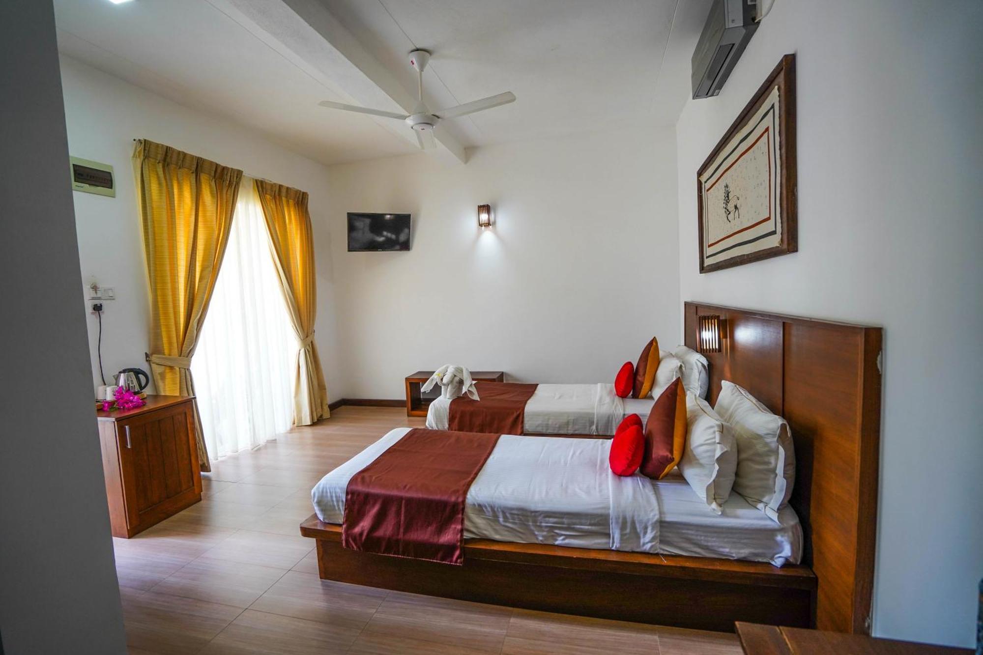 Hotel Tamarind Tree Тиссамахарама Экстерьер фото