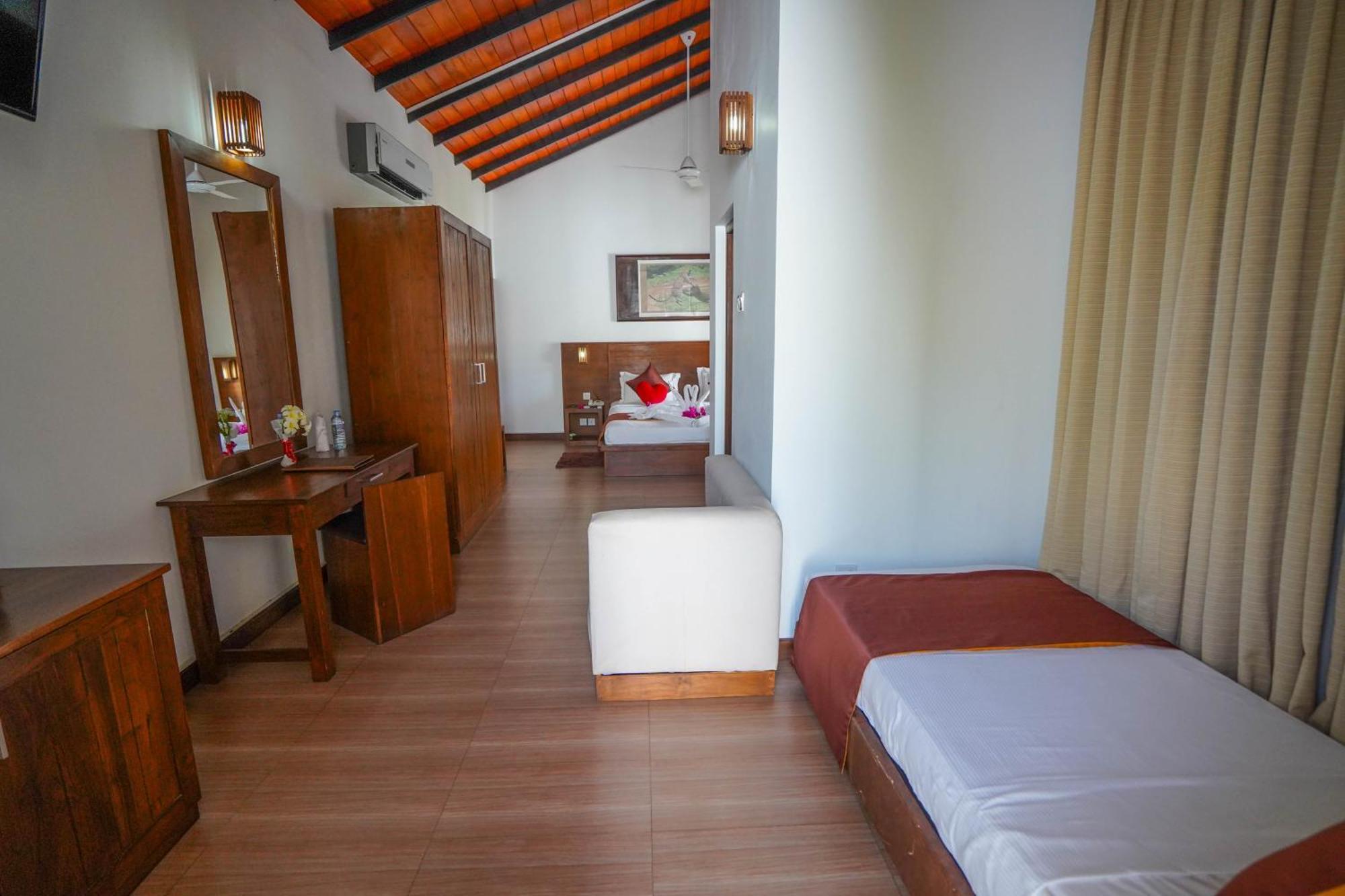 Hotel Tamarind Tree Тиссамахарама Экстерьер фото