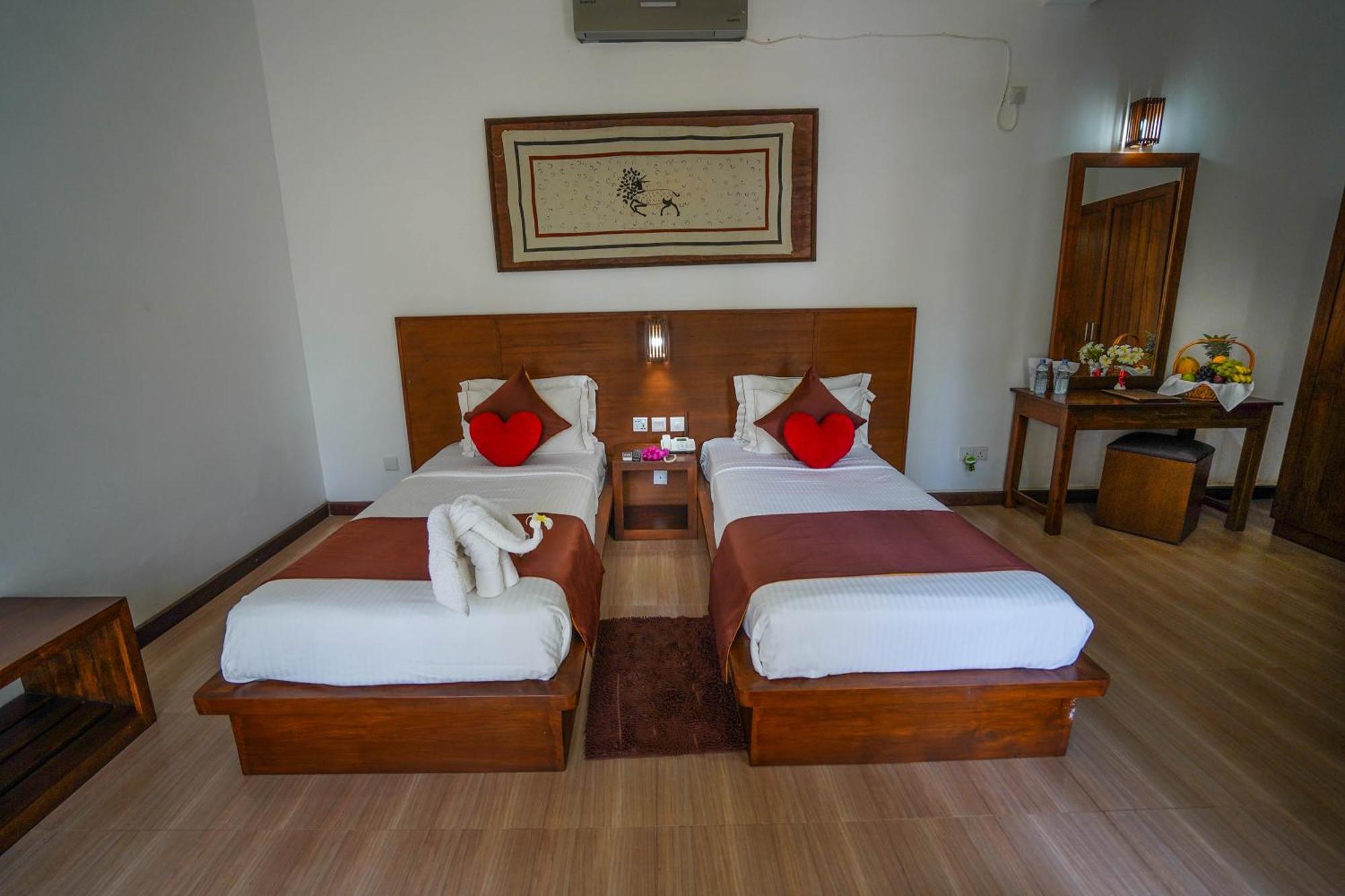 Hotel Tamarind Tree Тиссамахарама Экстерьер фото